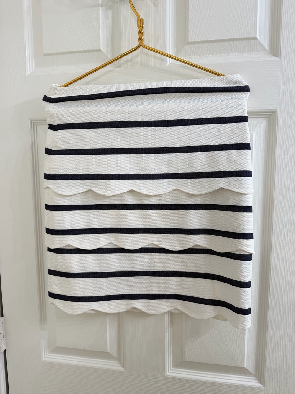 J. McLaughlin White & Navy Striped Scallop Tier Mini Skirt Size 0